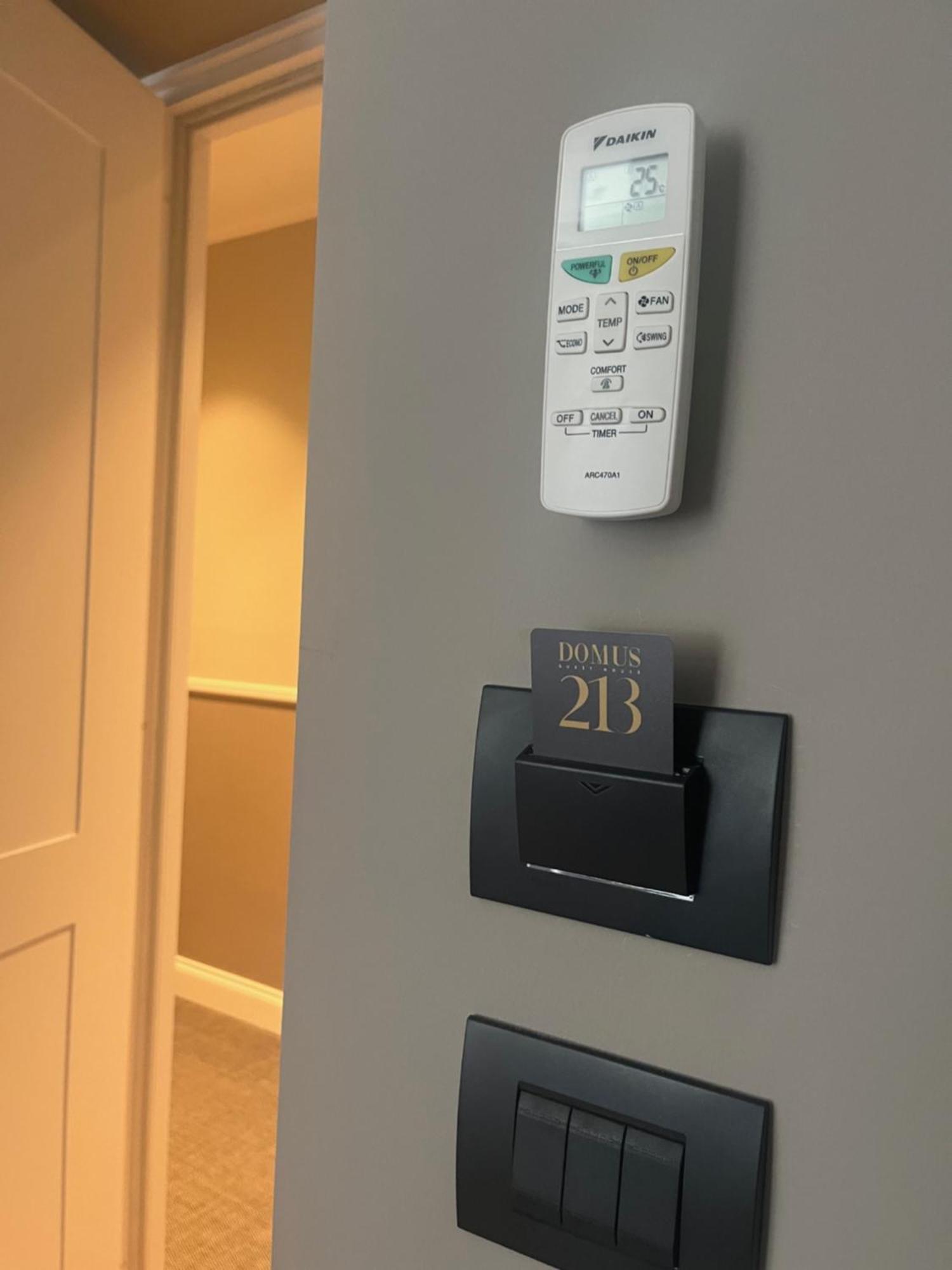 Domus 213 Guest House ローマ エクステリア 写真